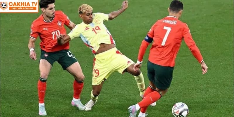 Lamine Yamal bị chỉ trích - Cầu thủ trẻ Tây Ban Nha giảm cơ hội giành Quả bóng vàng