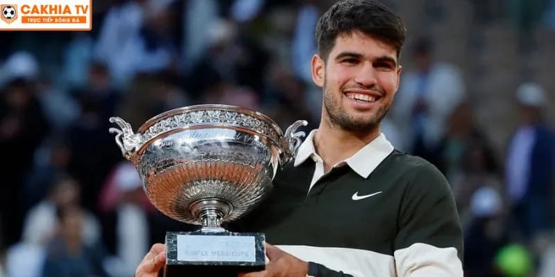 Carlos Alcaraz đăng quang Roland Garros bằng trận chung kết nghẹt thở với Sinner